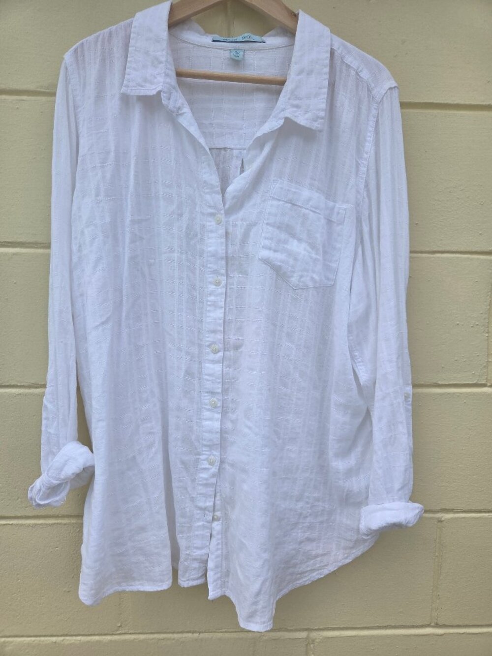 Gently used Blue Sol long sleeve white shirt 1X